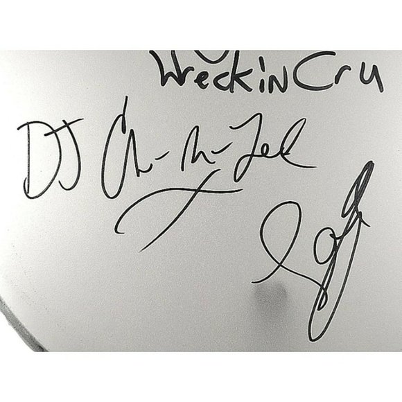World Class Wreckin Cru Signed 14" Drumhead 3 Sigs Beckett Proof Autograph BAS - Picture 7 of 11